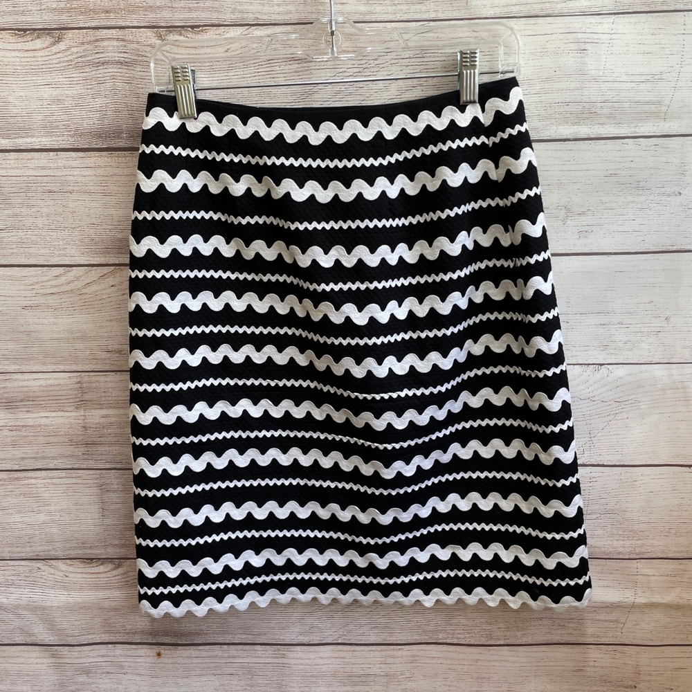 J. MCLAUGHLIN BLACK AND WHITE RICK RACK SKIRT - Picture 3 of 4